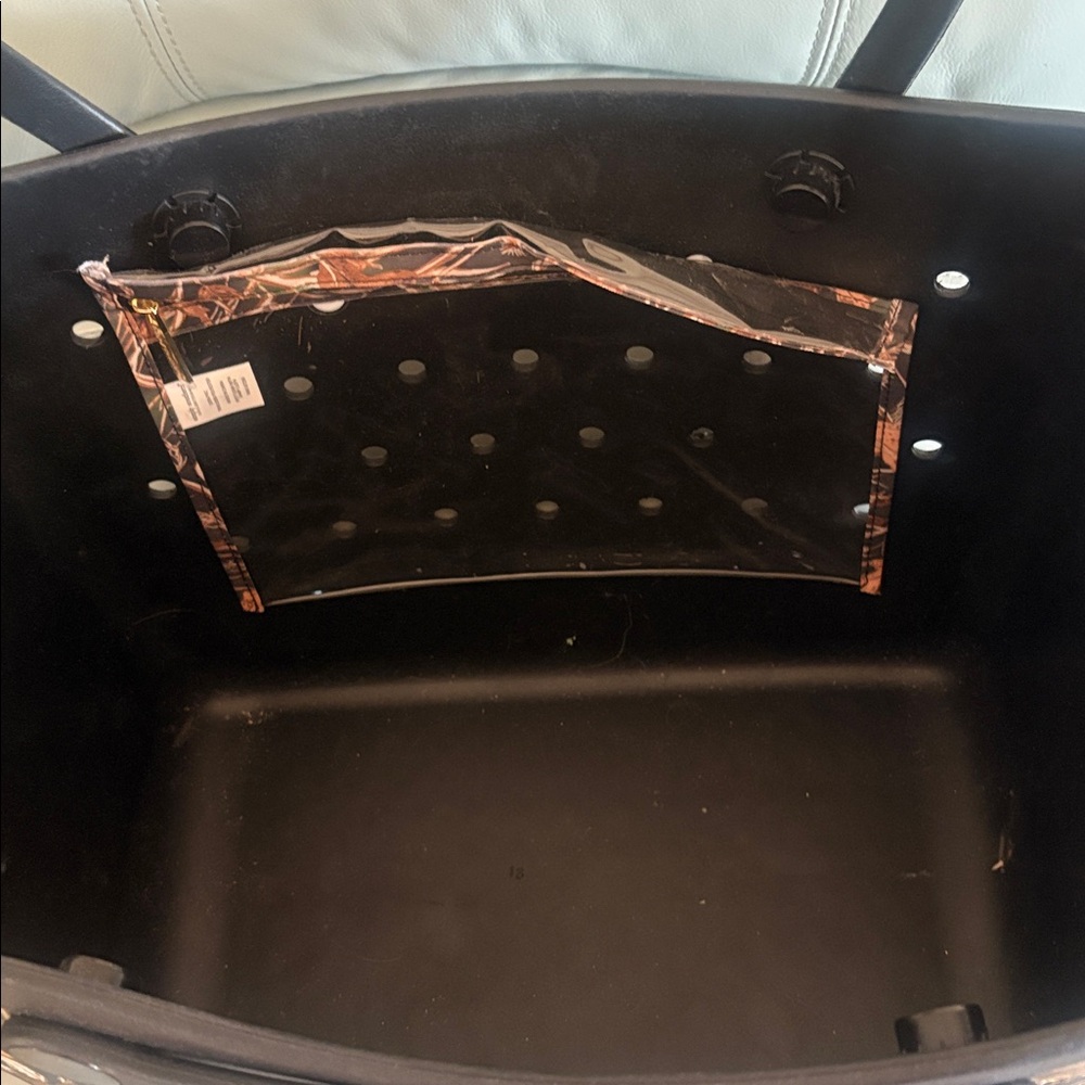 Simply Southern tote nwt camo. - Picture 2 of 11